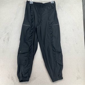Athleta Parachute Cargo Pant Womens 4P Black Loose Pockets Lightweight Travel